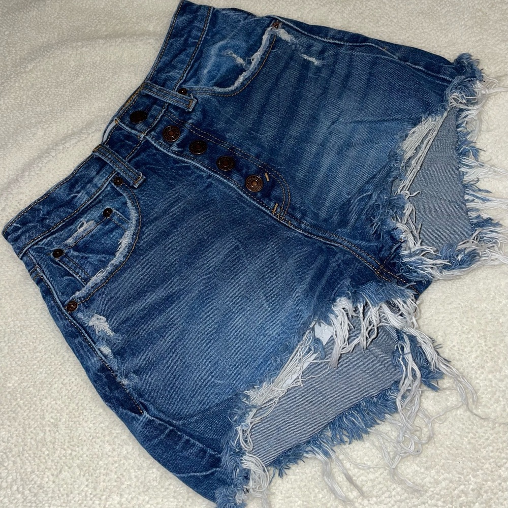 Abercrombie & Fitch curve love high-rise mom shorts in the size 24/00.